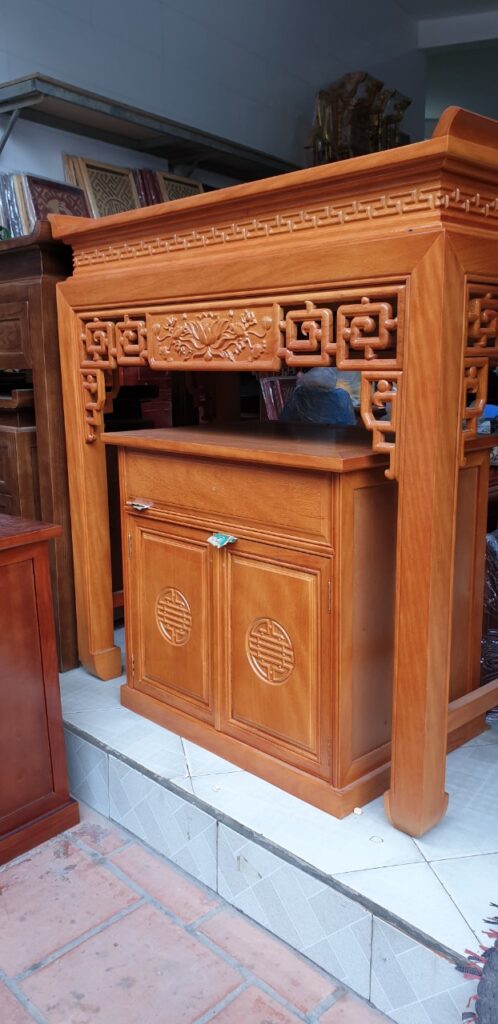 Bàn thờ gỗ gõ màu sáng