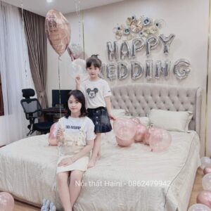 Giường bọc đệm trắng kem