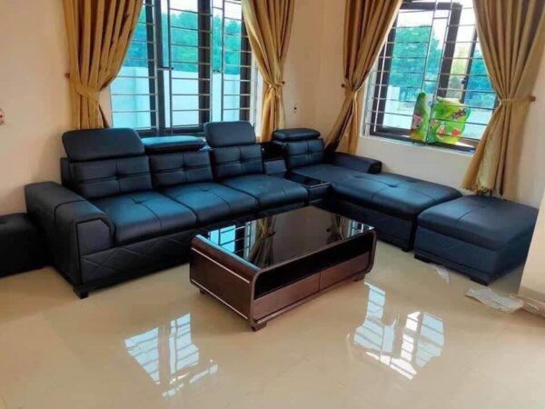 Bàn trà gỗ mặt kính trang nhã, bền đẹp BTBOM